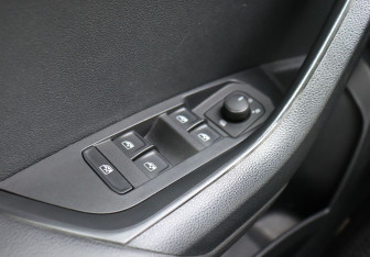 Подержанный автомобиль Skoda Karoq 2020 года (13 фото)