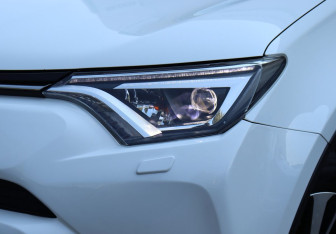 Подержанный автомобиль Toyota RAV4 2018 года (19 фото)