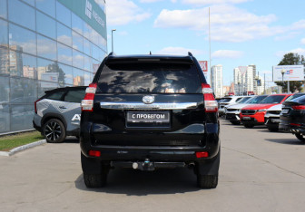 Подержанный автомобиль Toyota Land Cruiser Prado 2017 года (6 фото)