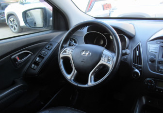 Подержанный автомобиль Hyundai ix35 2013 года (12 фото)