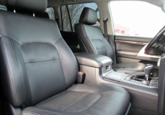 Подержанный автомобиль Toyota Land Cruiser Suv 2020 года (10 фото)