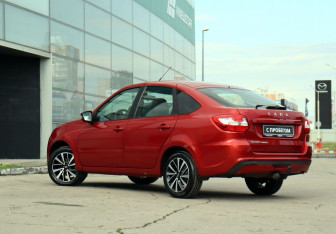 Подержанный автомобиль LADA (ВАЗ) Granta Sedan 2019 года (7 фото)