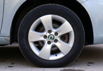 Подержанный автомобиль Skoda Fabia Hatchback 2010 года (9 фото)