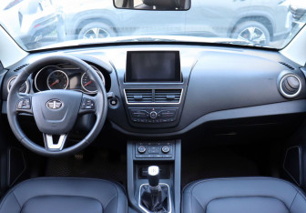 Подержанный автомобиль FAW Besturn X40 2019 года (15 фото)
