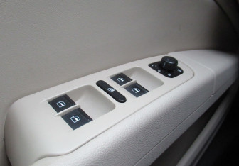 Подержанный автомобиль Skoda Superb Wagon 2012 года (11 фото)