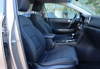 Подержанный автомобиль Kia Sportage 2017 года (10 фото)