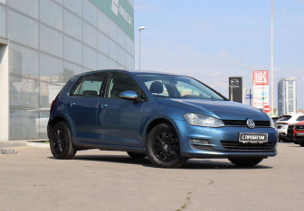 Подержанный автомобиль Volkswagen Golf Hatchback 2013 года (3 фото)