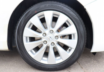 Подержанный автомобиль Honda Accord Sedan 2013 года (9 фото)