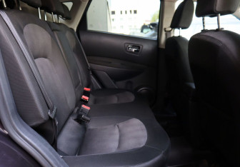Подержанный автомобиль Nissan Qashqai 2011 года (11 фото)