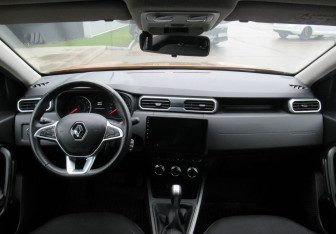 Подержанный автомобиль Renault Duster 2021 года (13 фото)