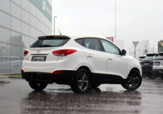 Подержанный автомобиль Hyundai ix35 2014 года (5 фото)