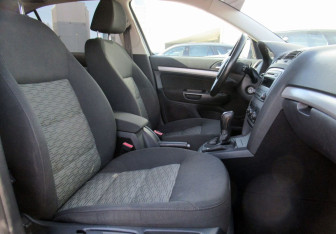 Подержанный автомобиль Skoda Octavia Liftback 2013 года (10 фото)