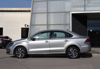 Подержанный автомобиль Volkswagen Polo Sedan 2018 года (6 фото)