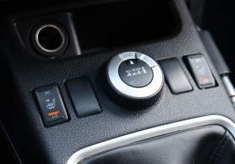 Подержанный автомобиль Nissan X-Trail 2012 года (16 фото)