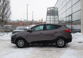 Подержанный автомобиль Hyundai ix35 2014 года (8 фото)