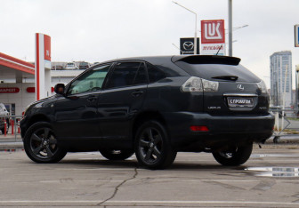 Подержанный автомобиль Lexus RX 2003 года (7 фото)