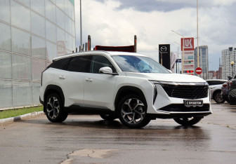 Новый Geely Atlas 2025 (3 фото)