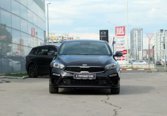 Подержанный автомобиль Kia Cerato Sedan 2020 года (2 фото)