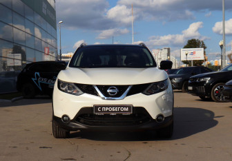 Подержанный автомобиль Nissan Qashqai 2016 года (2 фото)