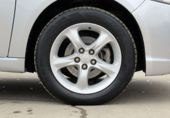 Подержанный автомобиль Mitsubishi Grandis 2007 года (9 фото)