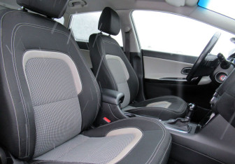 Подержанный автомобиль Kia Ceed Wagon 2015 года (10 фото)