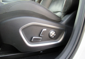 Подержанный автомобиль Geely Tugella 2023 года (15 фото)