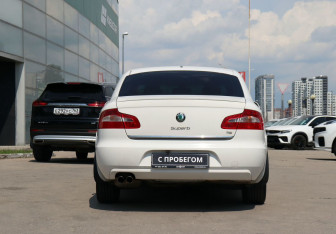 Подержанный автомобиль Skoda Superb Liftback 2012 года (6 фото)