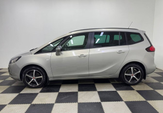 Подержанный автомобиль Opel Zafira Compactvan 2012 года (8 фото)