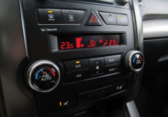 Подержанный автомобиль Kia Sorento 2012 года (14 фото)