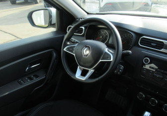 Подержанный автомобиль Renault Duster 2021 года (13 фото)