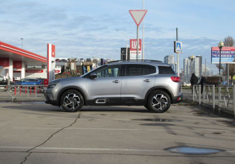 Подержанный автомобиль Citroen C5 Aircross 2021 года (8 фото)