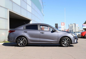 Подержанный автомобиль Kia Rio Sedan 2021 года (4 фото)