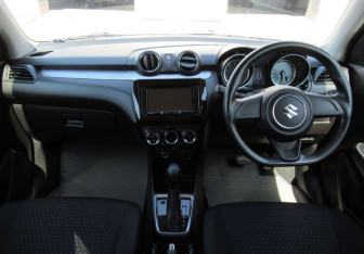 Подержанный автомобиль Suzuki Swift Hatchback 2021 года (14 фото)