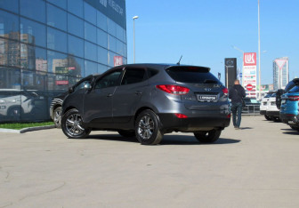Подержанный автомобиль Hyundai ix35 2013 года (7 фото)