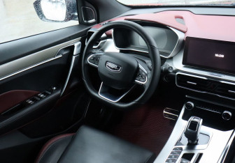 Подержанный автомобиль Geely Coolray 2020 года (12 фото)