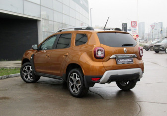 Подержанный автомобиль Renault Duster 2021 года (7 фото)