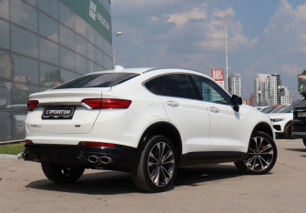 Подержанный автомобиль Geely Tugella 2023 года (5 фото)