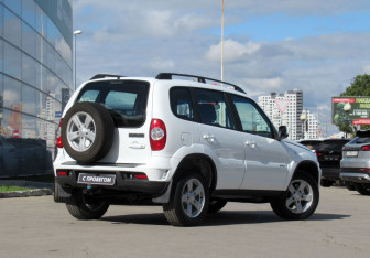 Подержанный автомобиль Chevrolet Niva 2014 года (5 фото)