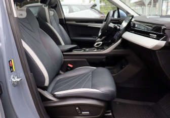 Подержанный автомобиль Geely Atlas 2024 года (13 фото)