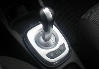 Подержанный автомобиль Opel Corsa 2011 года (17 фото)