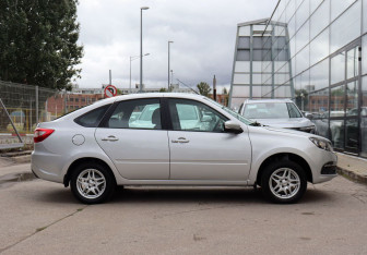 Подержанный автомобиль LADA (ВАЗ) Granta Liftback 2024 года (4 фото)
