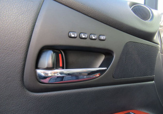 Подержанный автомобиль Lexus RX 2010 года (11 фото)