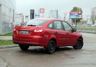 Подержанный автомобиль LADA (ВАЗ) Granta Liftback 2017 года (5 фото)