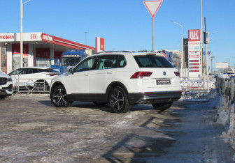 Подержанный автомобиль Volkswagen Tiguan 2018 года (7 фото)