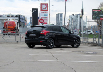 Подержанный автомобиль Ford Focus Hatchback 2011 года (5 фото)