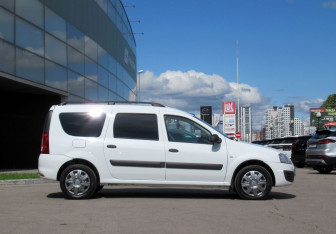 Подержанный автомобиль LADA (ВАЗ) Largus Wagon 2019 года (4 фото)