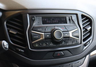 Подержанный автомобиль LADA (ВАЗ) Vesta Sedan 2015 года (18 фото)