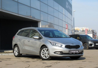 Подержанный автомобиль Kia Ceed Wagon 2015 года (3 фото)