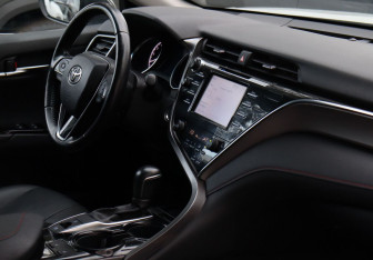 Подержанный автомобиль Toyota Camry Sedan 2020 года (18 фото)