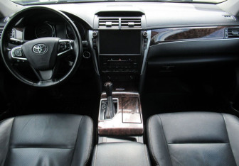 Подержанный автомобиль Toyota Camry Sedan 2017 года (13 фото)